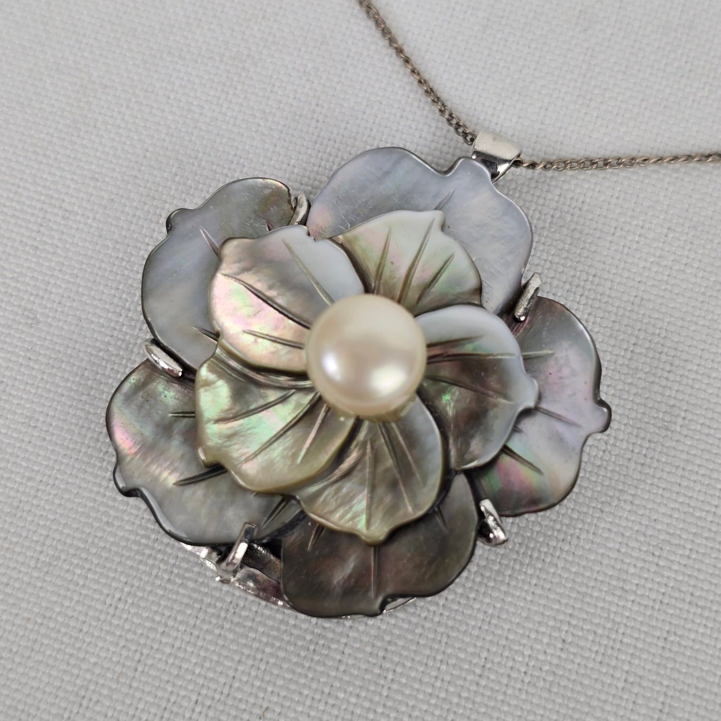 925 Sterling Chain Schell & Faux Pearl Flower Pendant Necklace