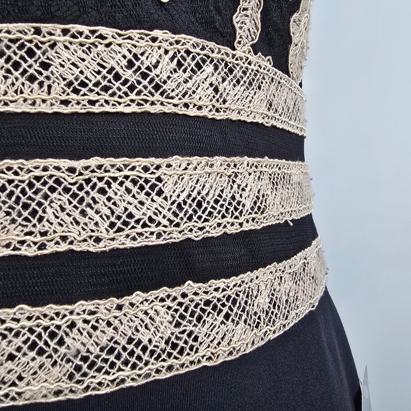 Tadashi Shoji Black & Cream Embroidered Scuba Sheath Dress Size 2