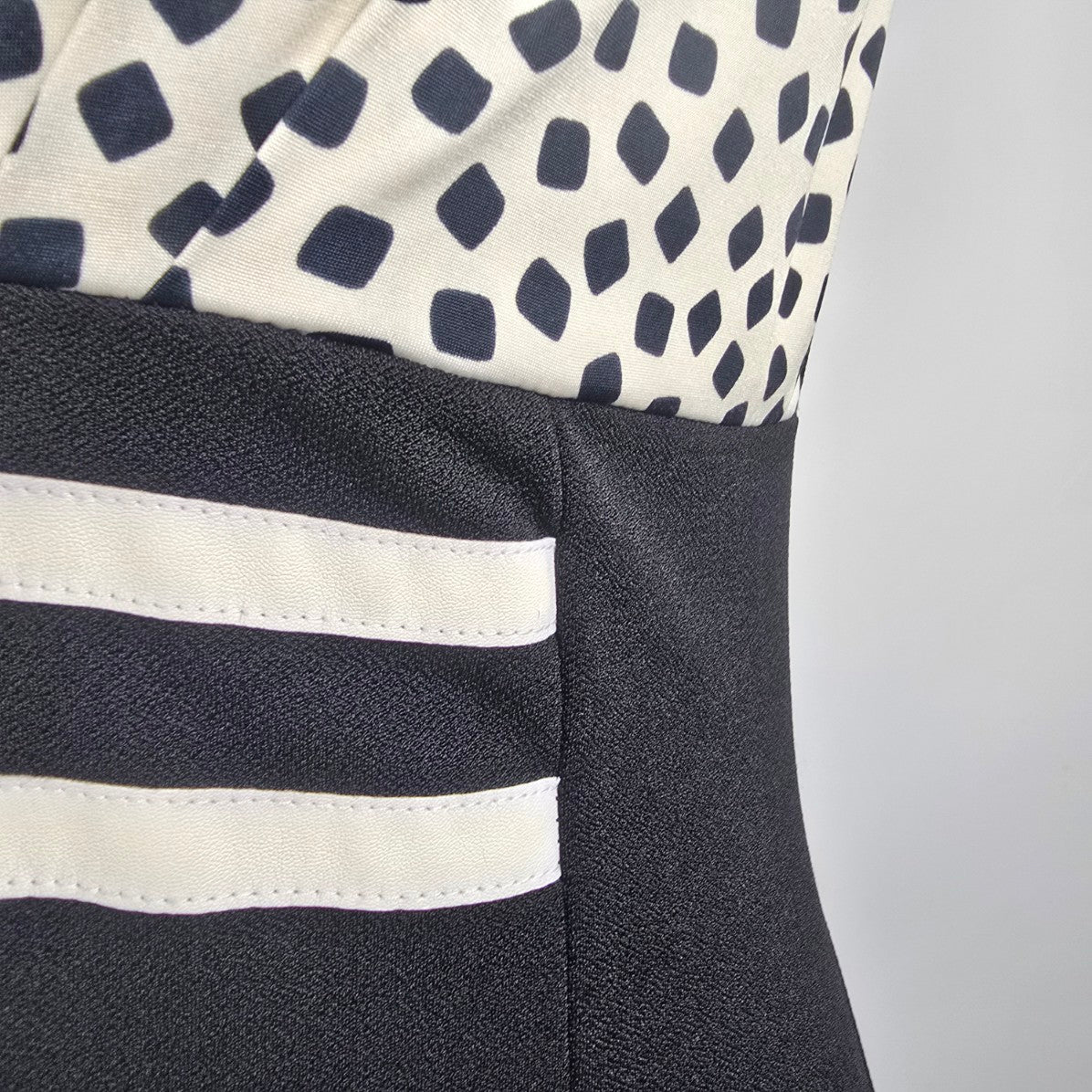 Quinze heures Paris Trente Black & Cream Sheath Dress Size M