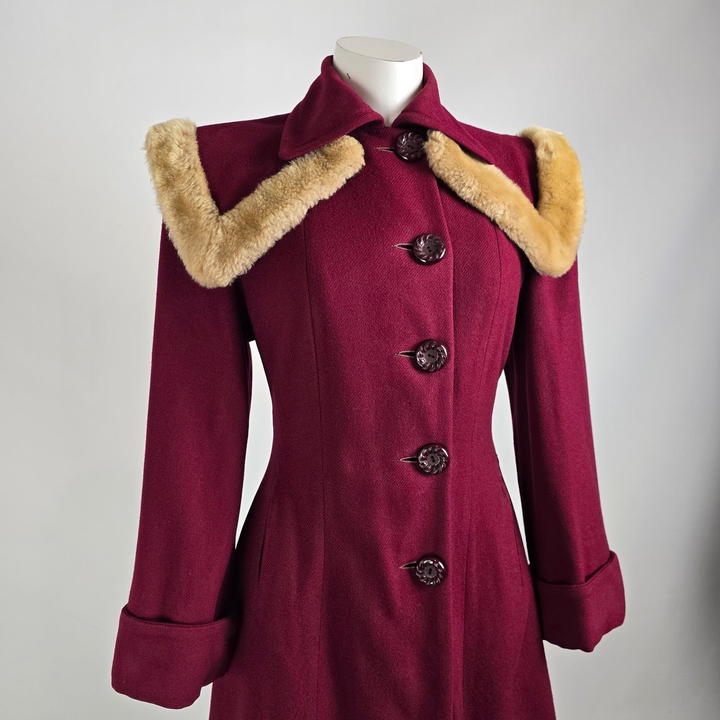 1940s Burgundy Wool Fur Trimmed Collar Button Up Coat Size S