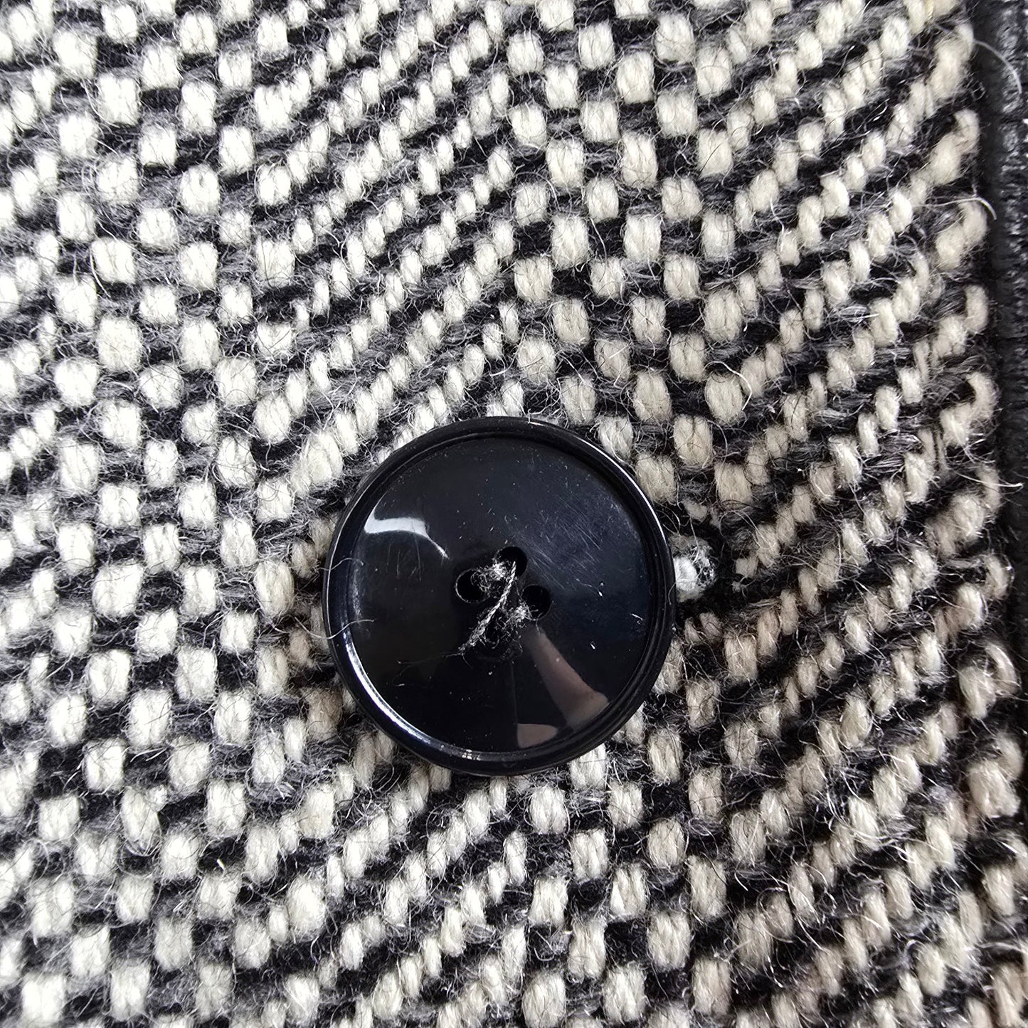 Vintage Collection Elegante Wool Black Button Up Collared Jacket Size 7/8