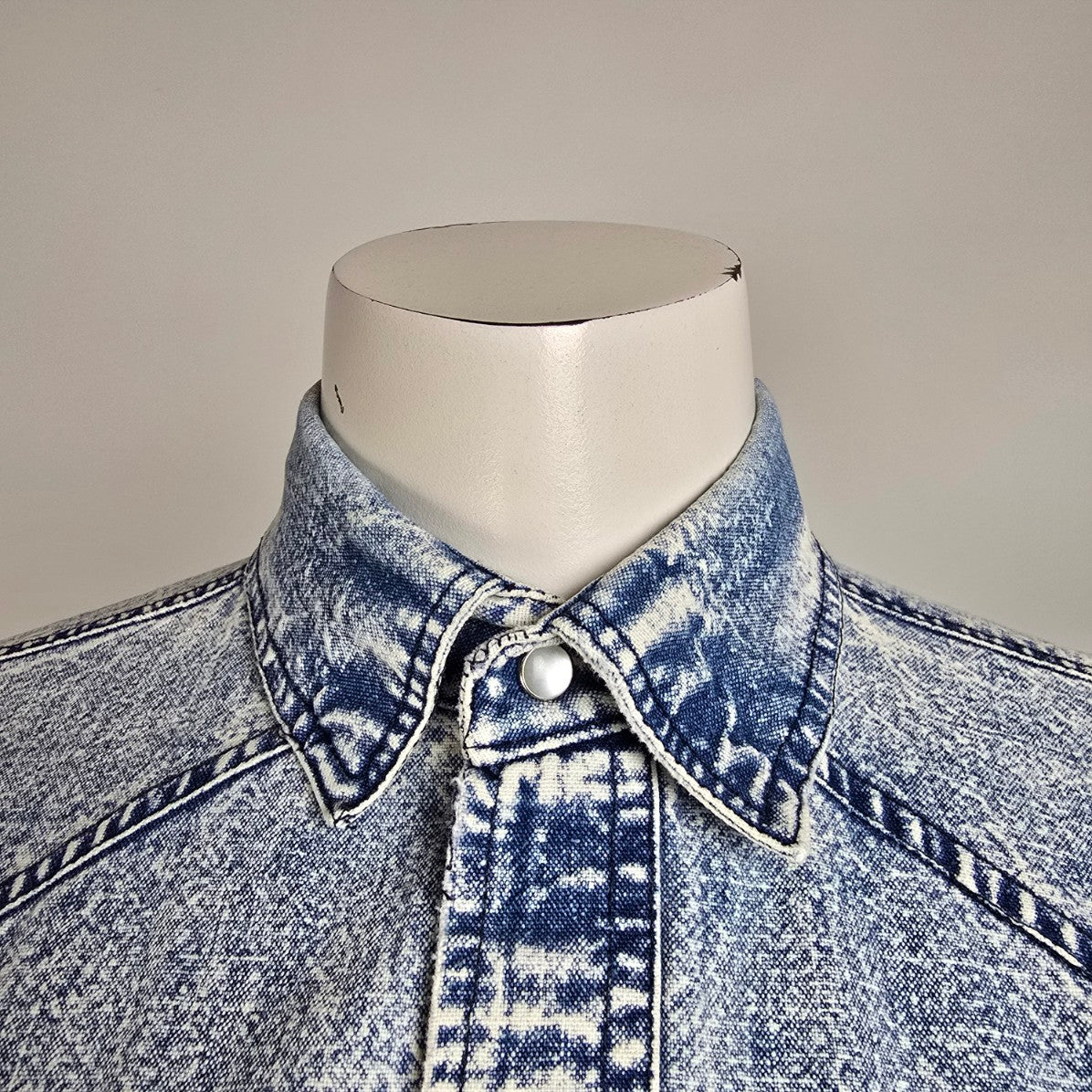 Vintage 60s Levis Acid Wash Blue Denim Pearl Snap Shirt Size M/L