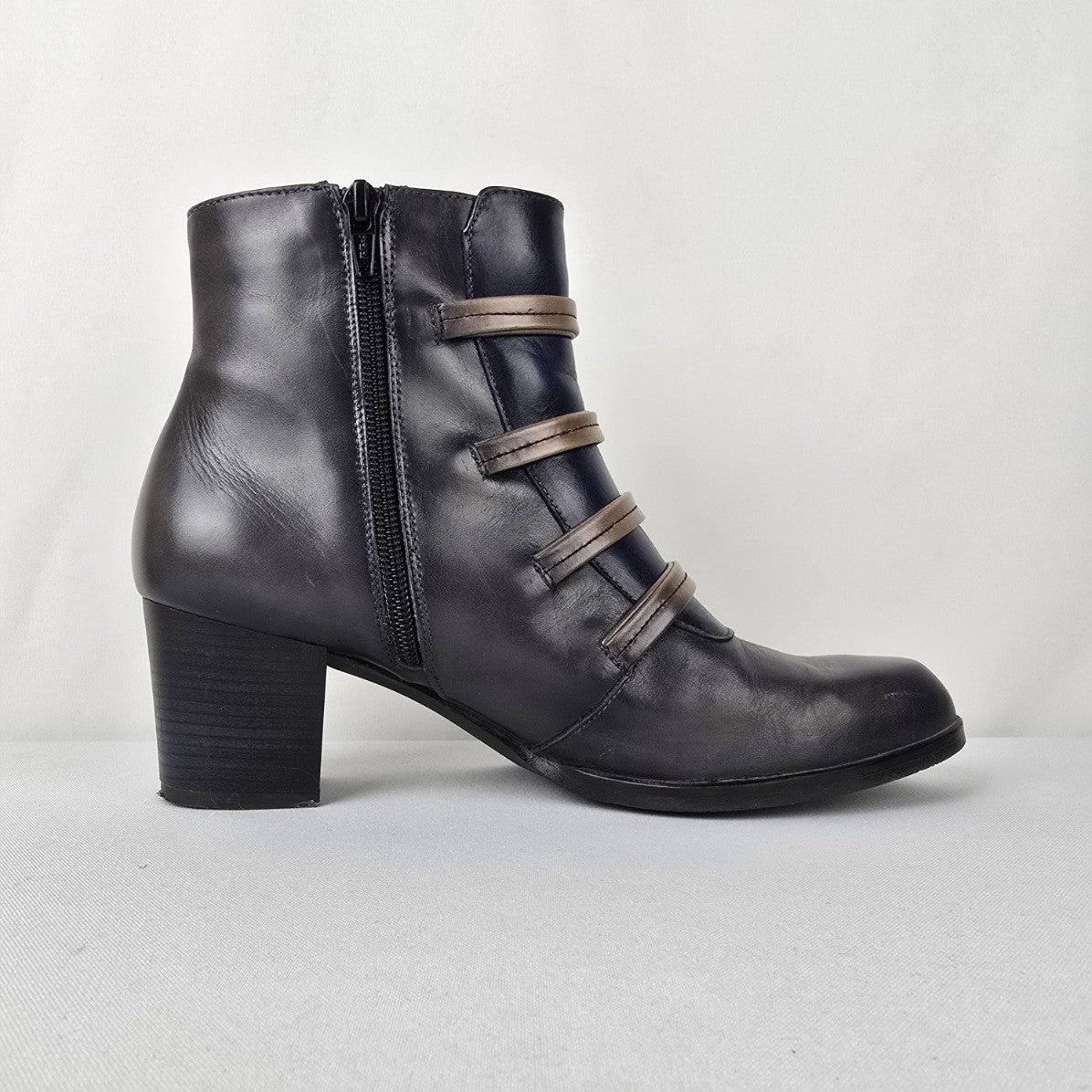 Dorking Grey Leather Strappy Heeled Boot Size 8