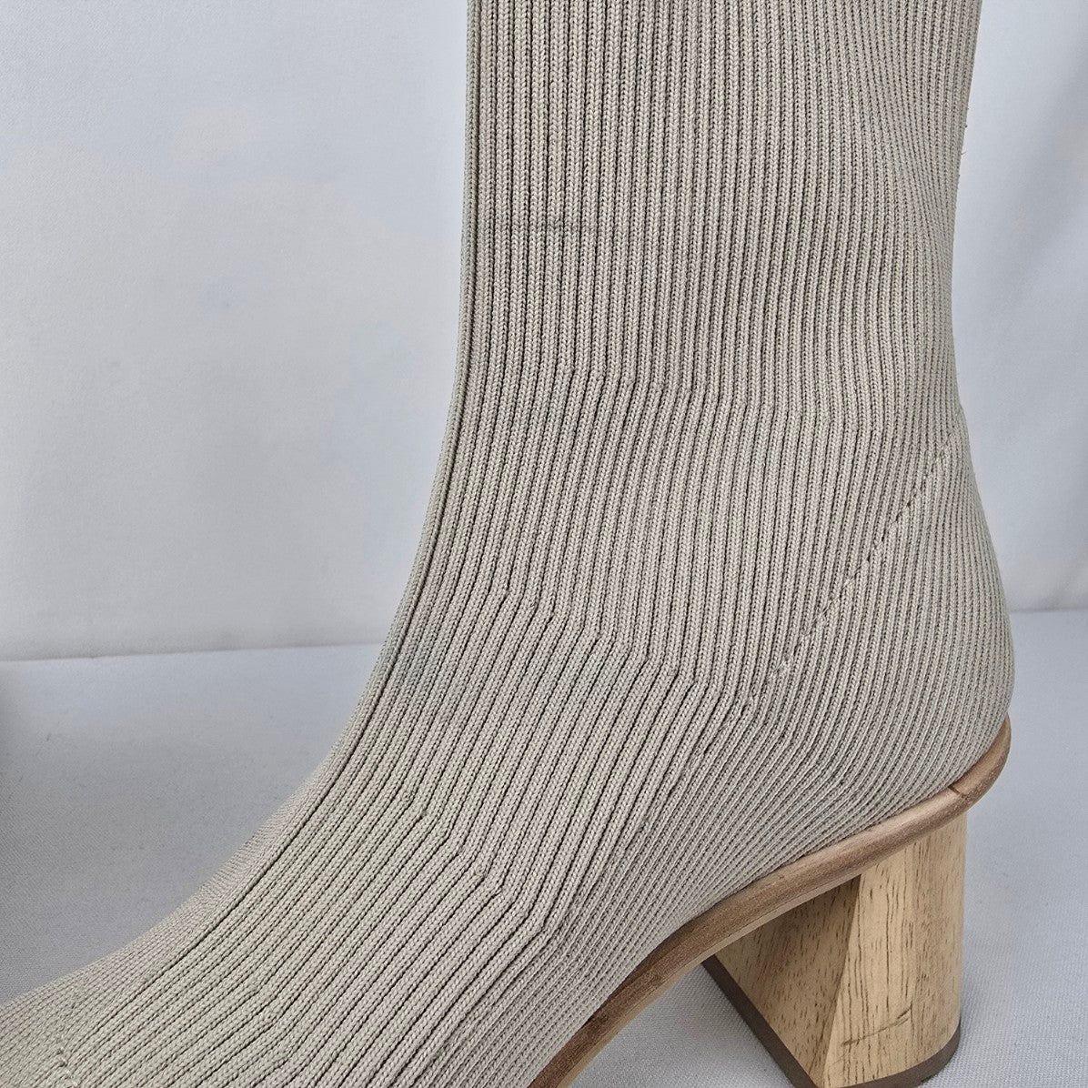 Dolce Vita Alaya Sand Knit Ankle Faux Wood Heeled Boots Size 8