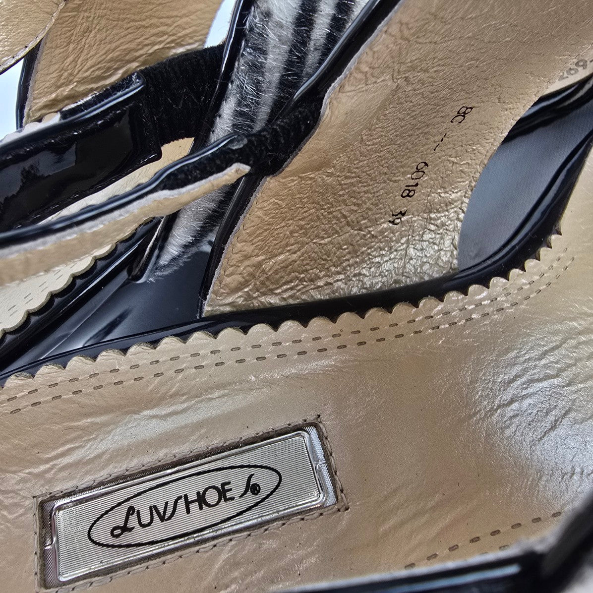 Luv Shoes Black Zebra Print Leather Sling Back Sandals Size 8