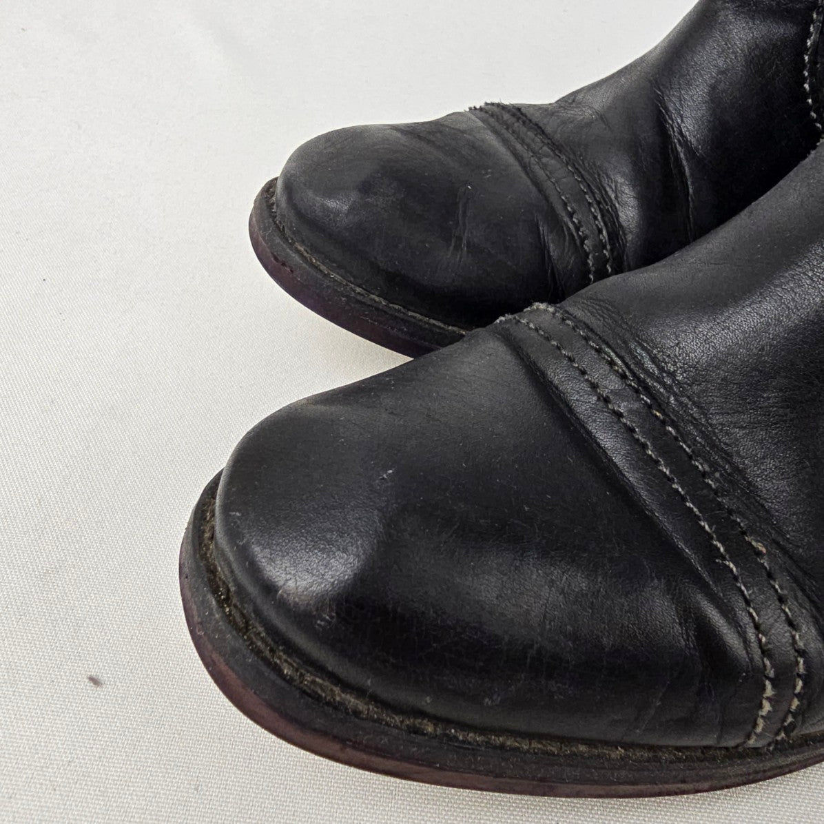 T8 Black Leather Ankle Boots Size 7.5