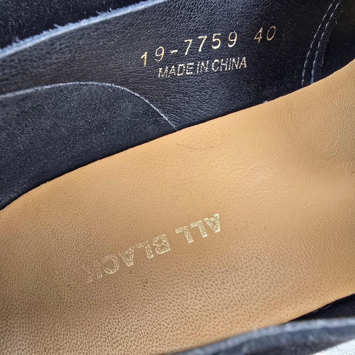 ALL BLACK Slip on Sneakers Striped Bow Tie Sneakers Size 9.5