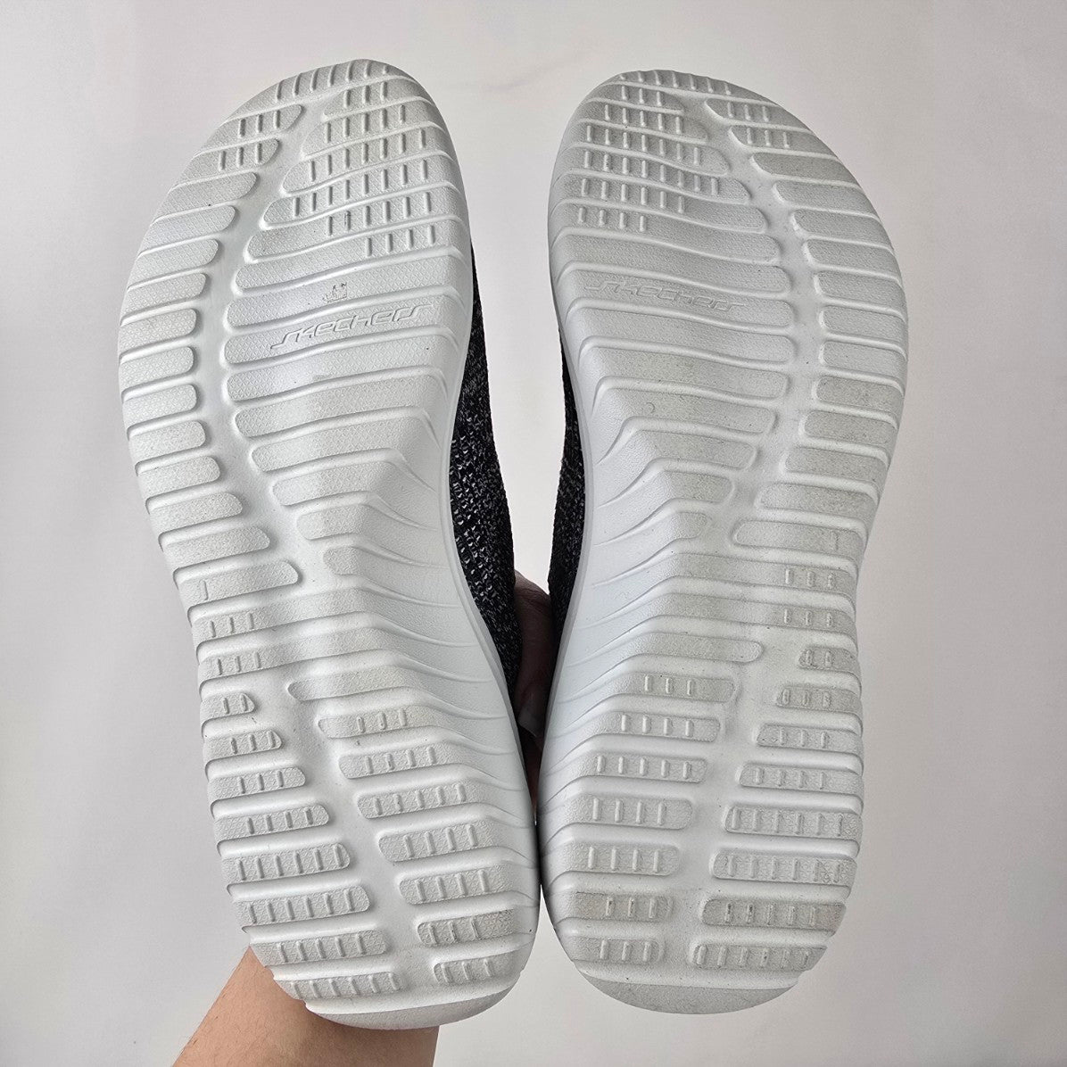 SKECHERS UltraFlex 2.0 Slip On Flyknit Memory Foam Shoe Size 7