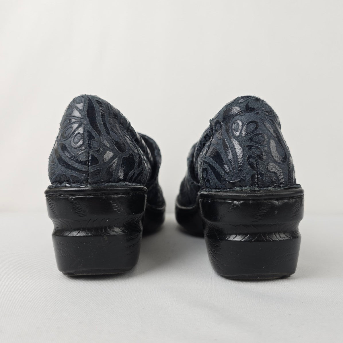 BOC Born Concept Grey Floral Peggy Clog Shoes Size 7.5