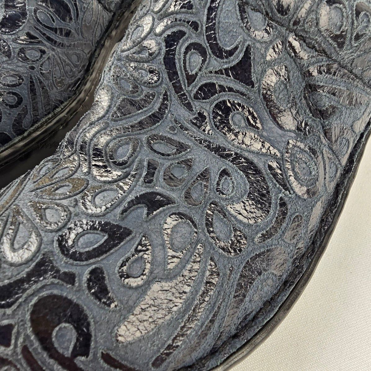 BOC Born Concept Grey Floral Peggy Clog Shoes Size 7.5