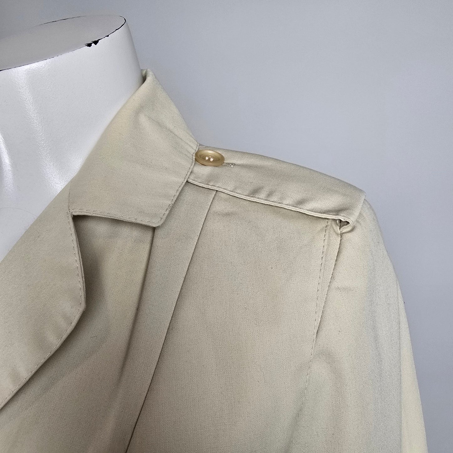 Vintage Beige Belted Light Jacket Size M