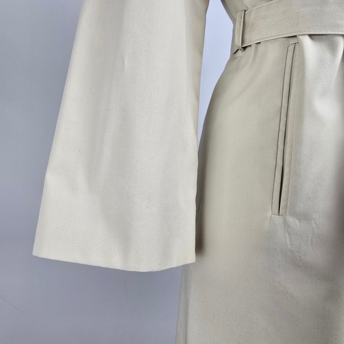 Vintage Beige Belted Light Jacket Size M