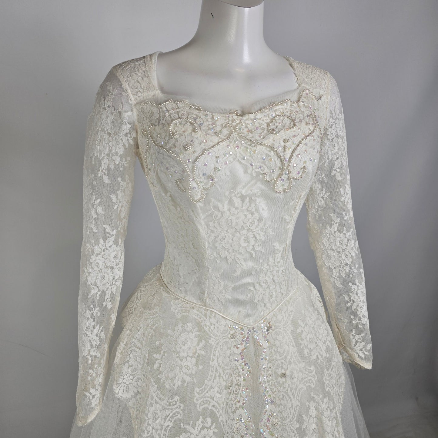 Vintage 60s White Lace Princess Wedding Dress Size S