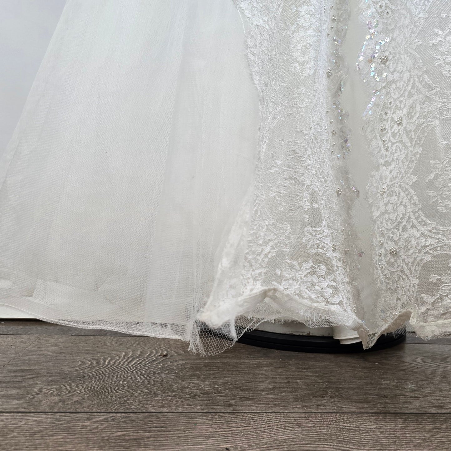 Vintage 60s White Lace Princess Wedding Dress Size S