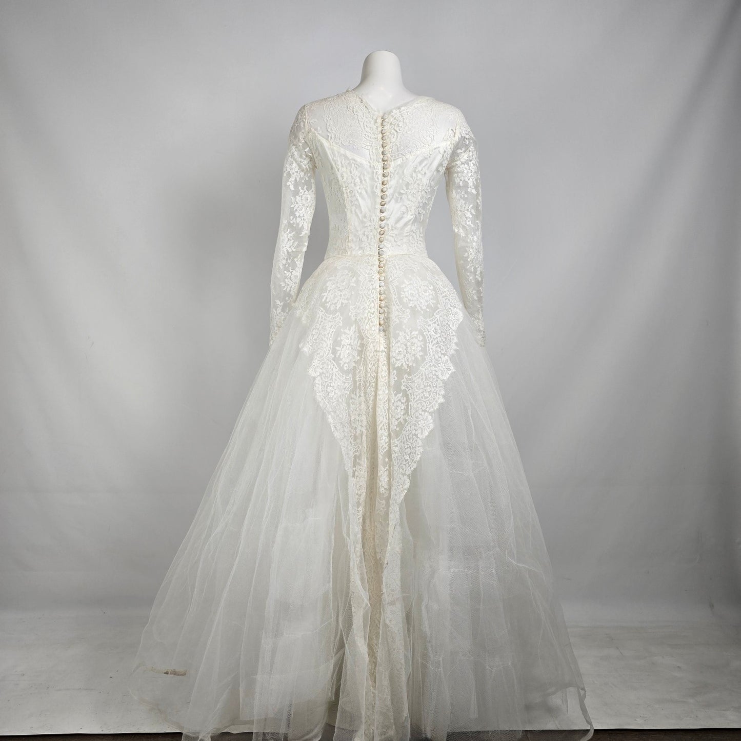 Vintage 60s White Lace Princess Wedding Dress Size S