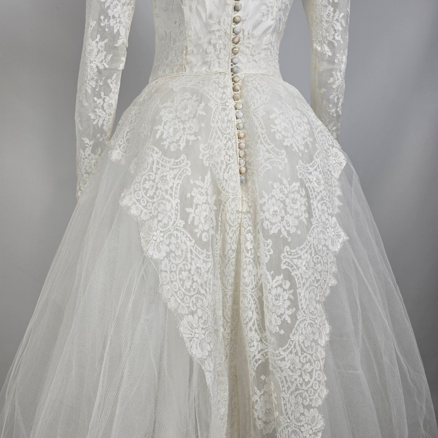 Vintage 60s White Lace Princess Wedding Dress Size S