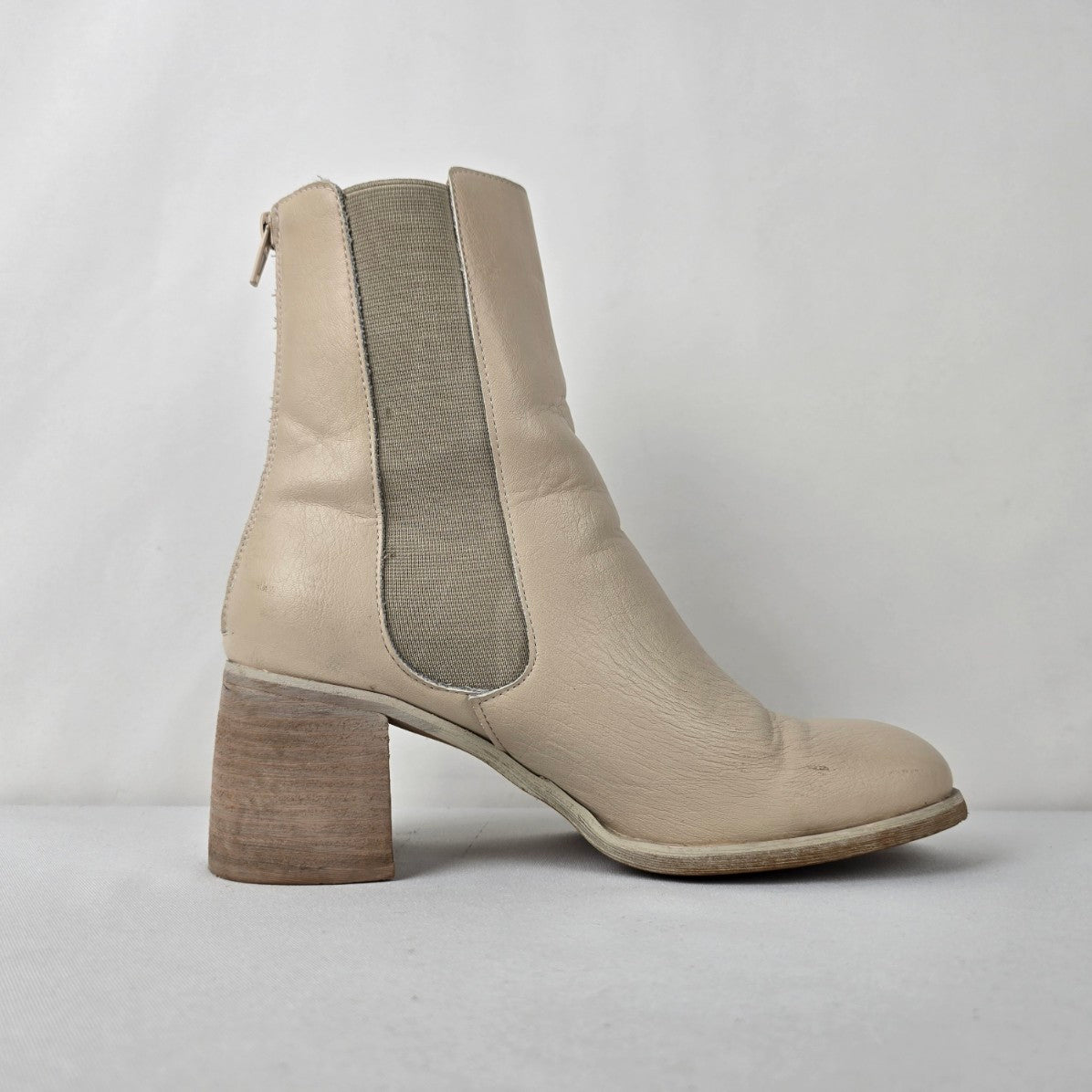 Oasis Society Cream Leather Block Heel Boots Size 8.5