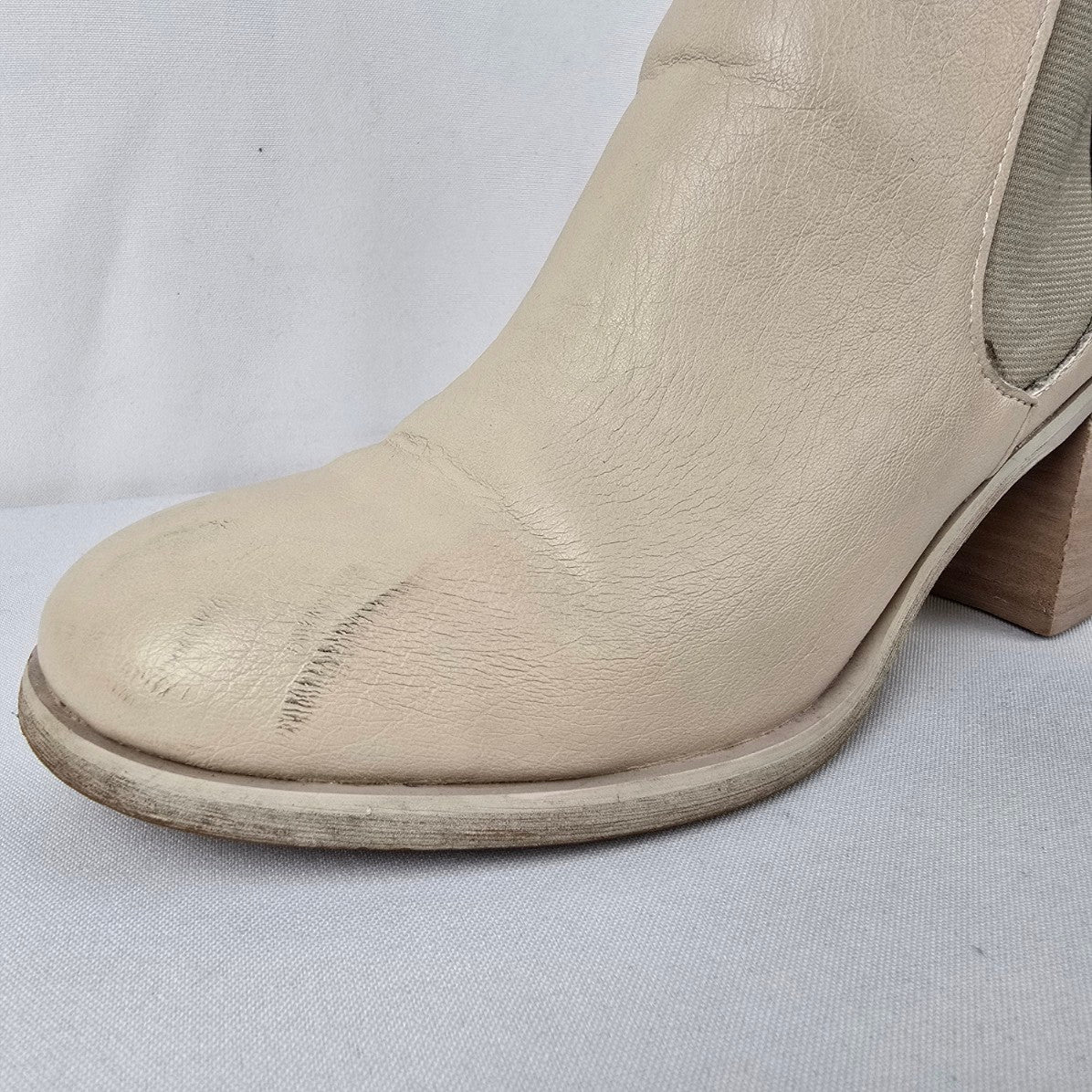 Oasis Society Cream Leather Block Heel Boots Size 8.5