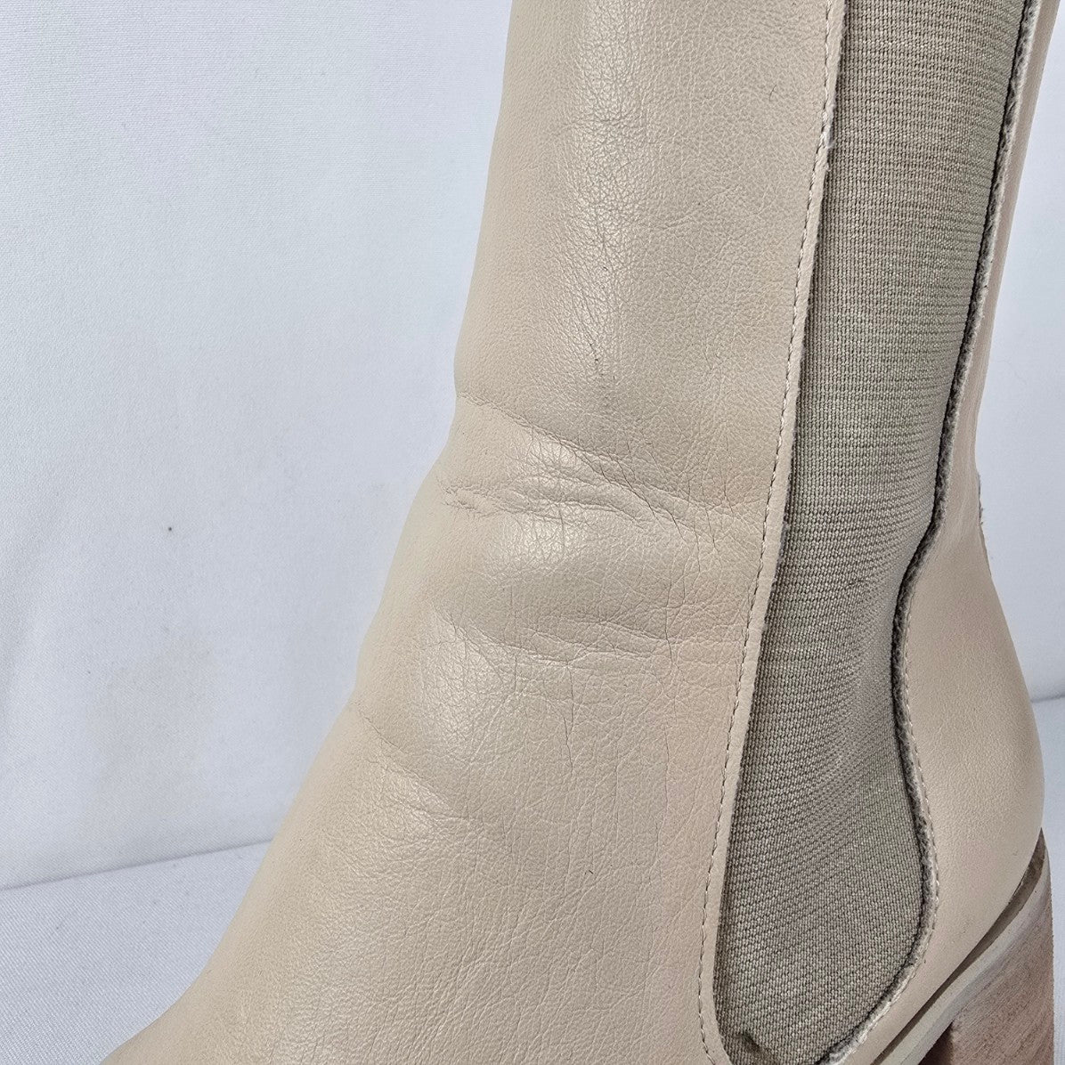 Oasis Society Cream Leather Block Heel Boots Size 8.5