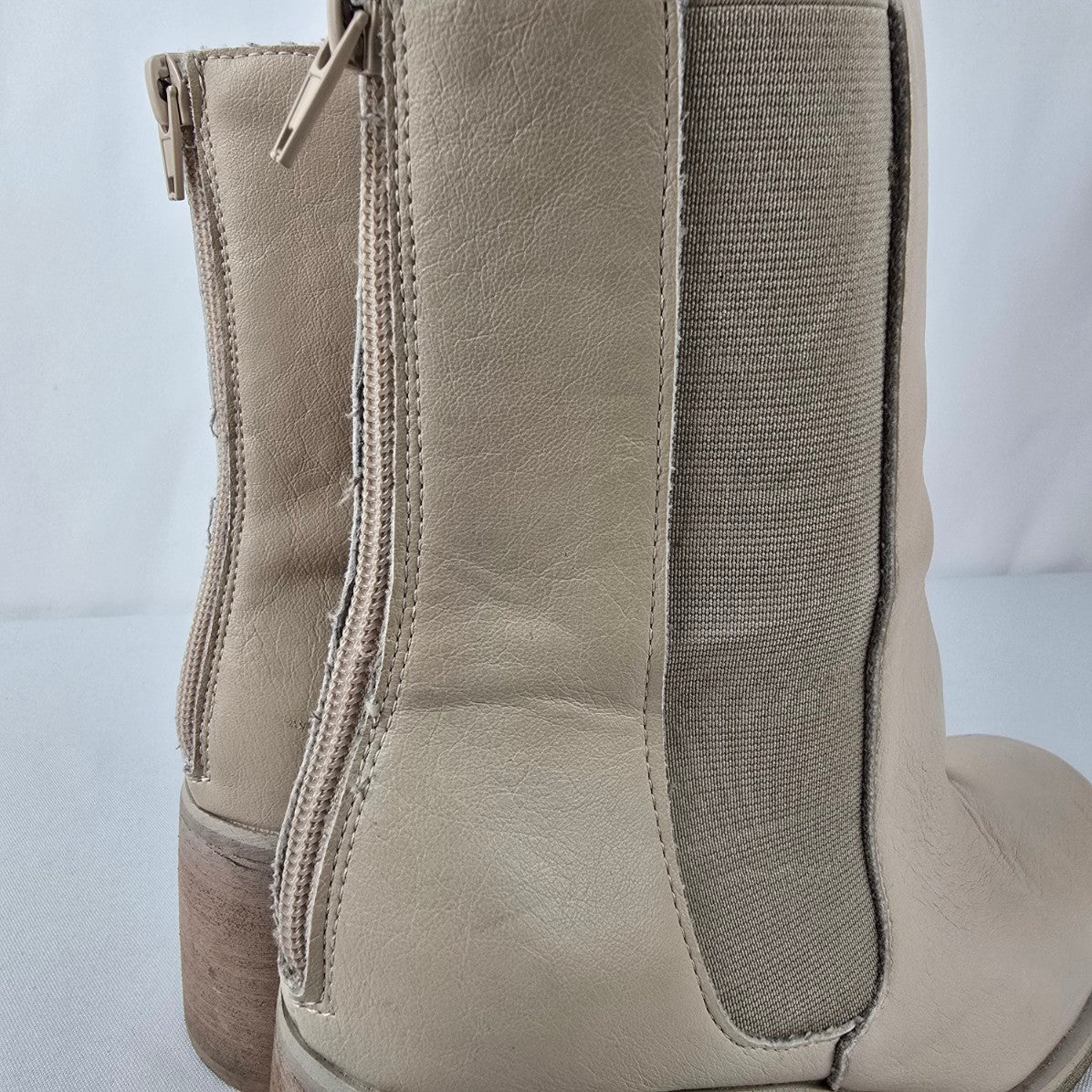 Oasis Society Cream Leather Block Heel Boots Size 8.5
