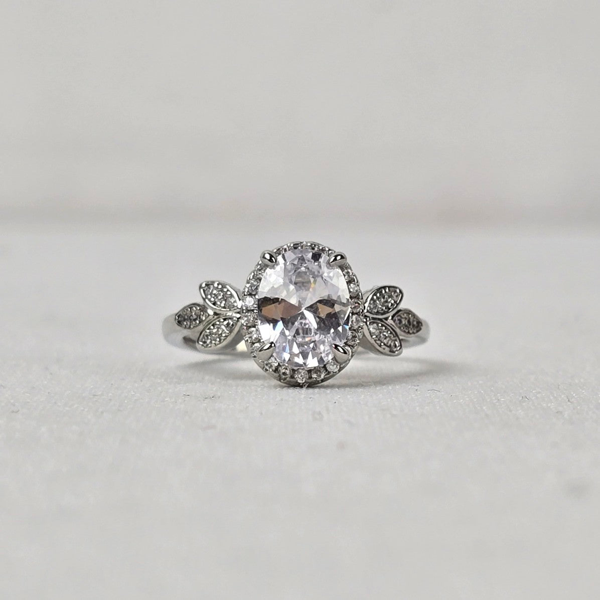 S925 Silver Crystal Stone Ring Size 8