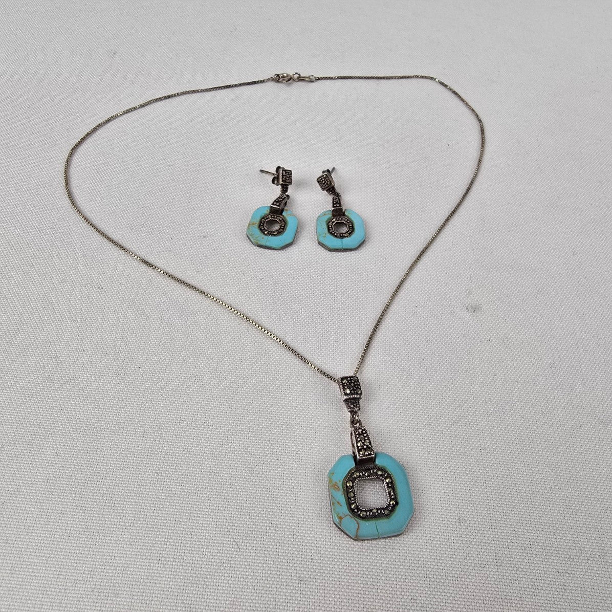 925 Sterling Silver Turquoise Pendant Chain Necklace & Earring Set