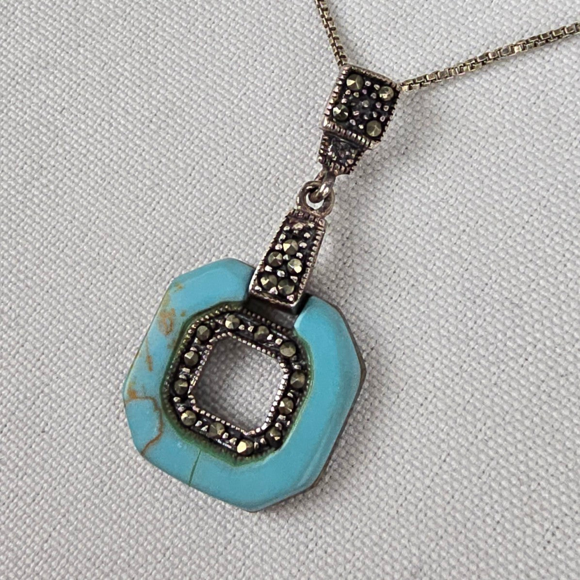 925 Sterling Silver Turquoise Pendant Chain Necklace & Earring Set