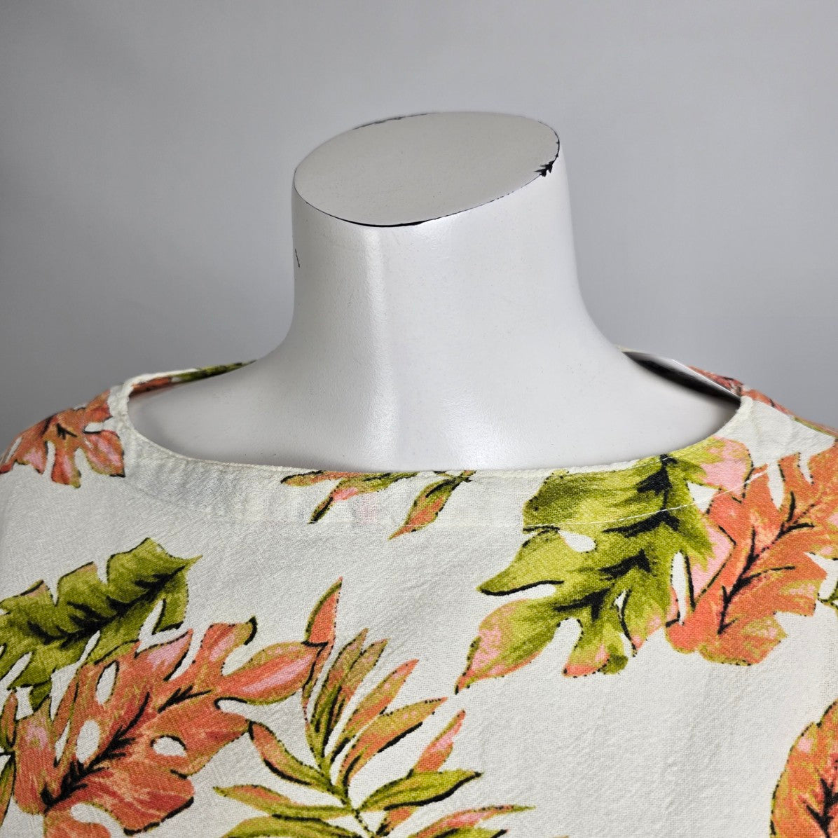 CMC Cream Cotton Floral Two Piece Top & Capri Set Size M/L