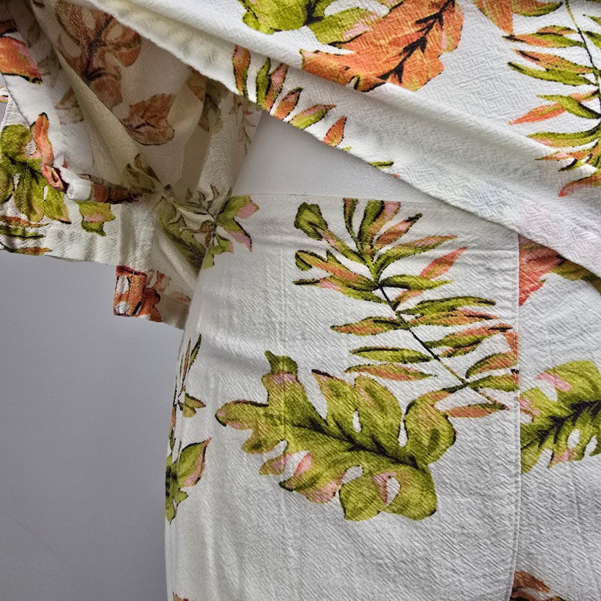 CMC Cream Cotton Floral Two Piece Top & Capri Set Size M/L