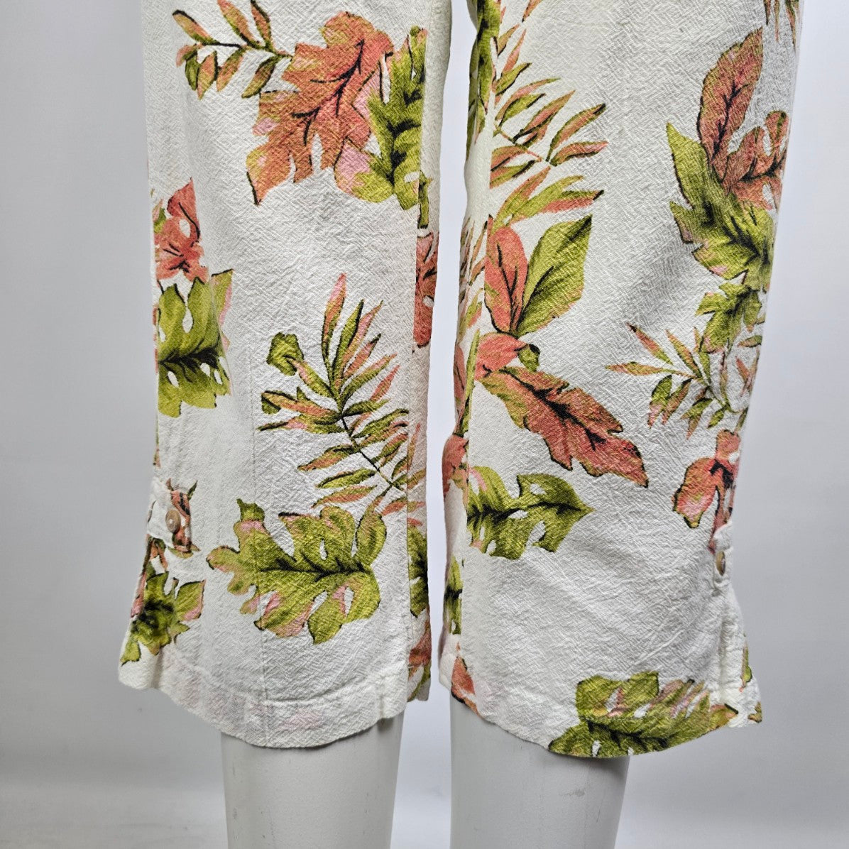 CMC Cream Cotton Floral Two Piece Top & Capri Set Size M/L