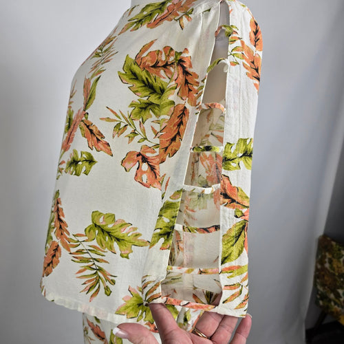 CMC Cream Cotton Floral Two Piece Top & Capri Set Size M/L