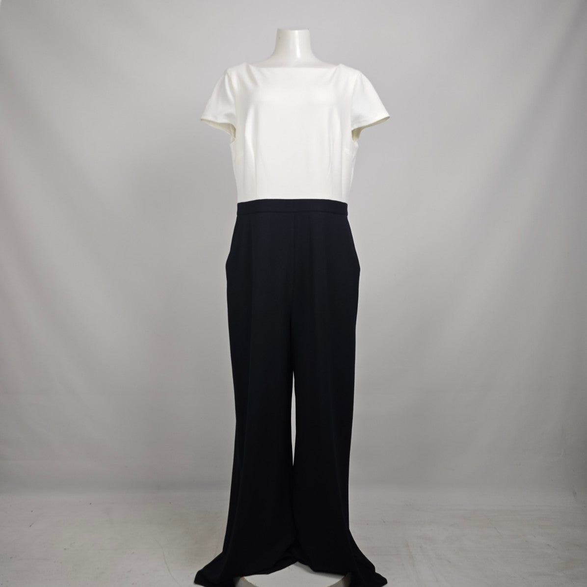 Donnna Morgan Black & White Wide Leg Jumpsuit Size 16