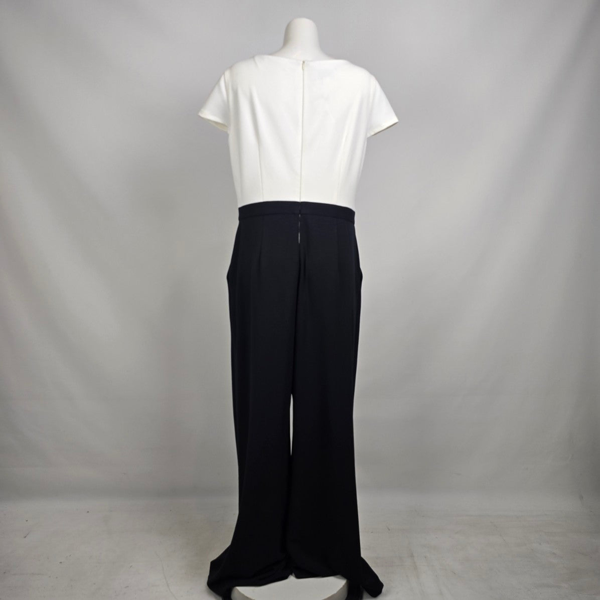 Donnna Morgan Black & White Wide Leg Jumpsuit Size 16