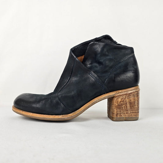 AS98 Black Leather Block Heel Ankle Boots Size 10.5