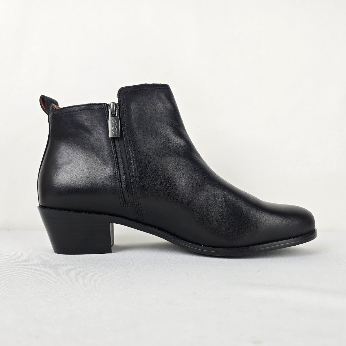 Vionic Bethany Black Leather Waterproof Ankle Booties Boots Size 12