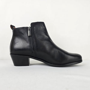 Vionic Bethany Black Leather Waterproof Ankle Booties Boots Size 12