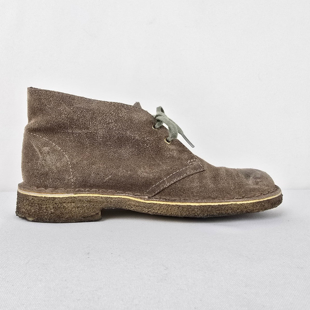 Clarks Originals Desert Taupe Suede Lace Up Booties Size 6