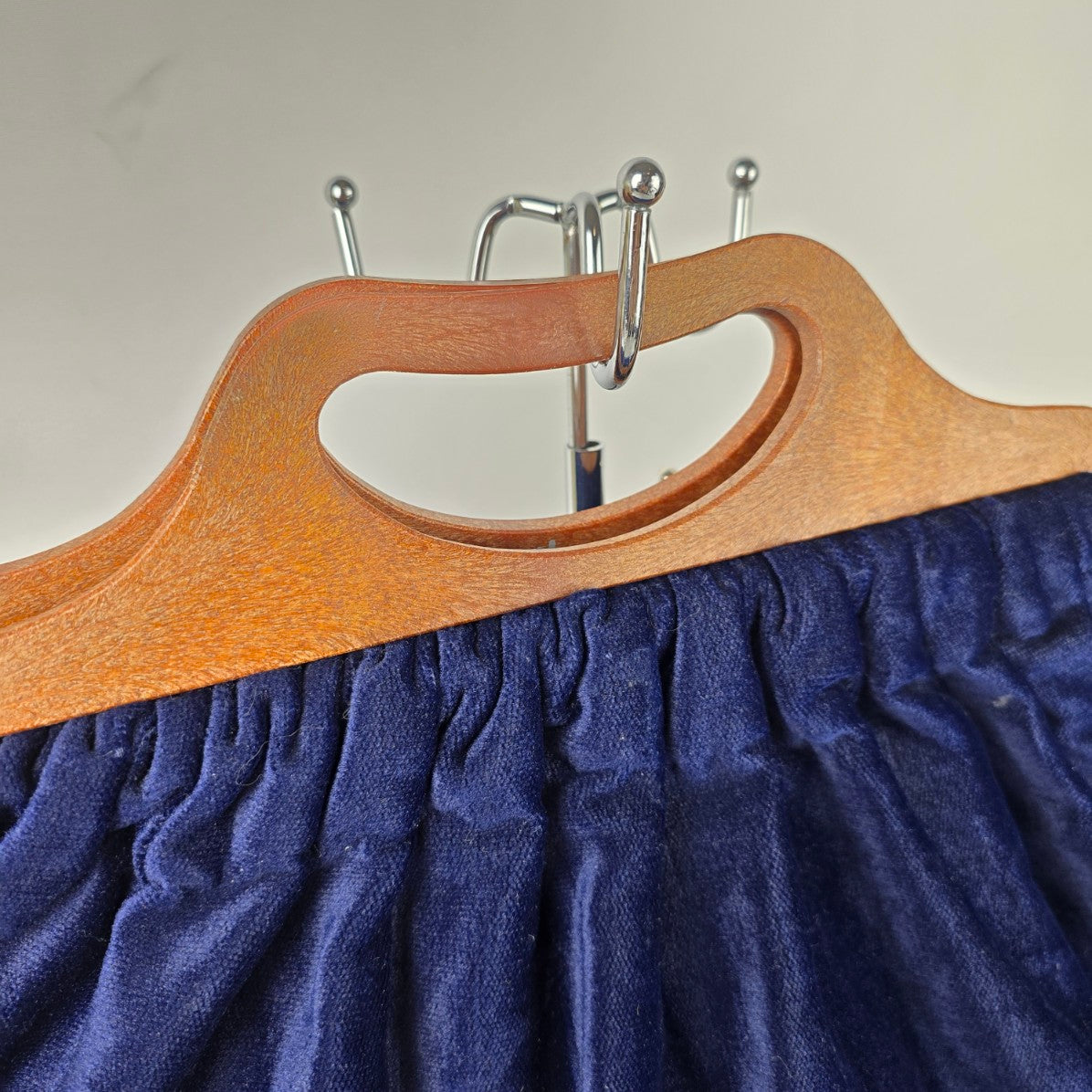 Vintage Navy Blue Velvet Wood Handle Purse Bag
