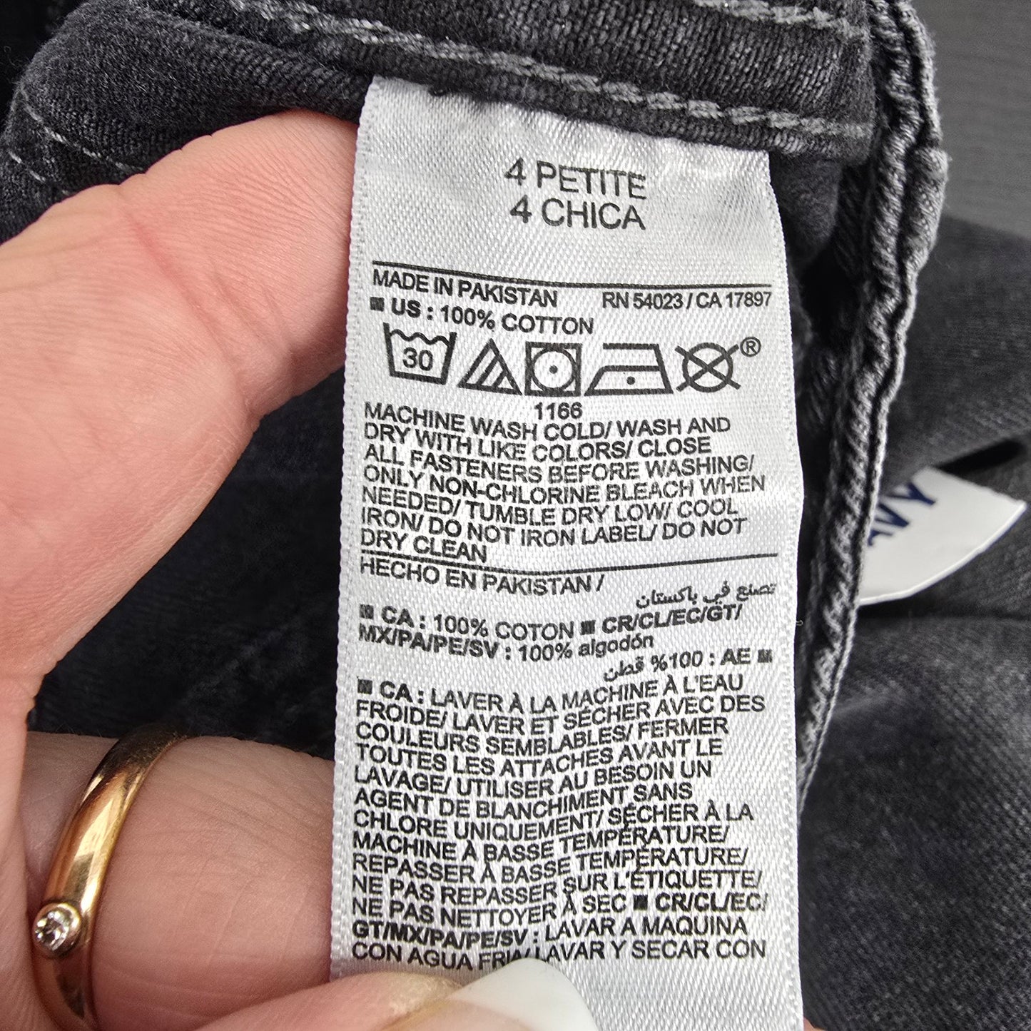 Old Navy Drapey Denim High Rise Wide Leg Cropped Black Jeans Size 4P