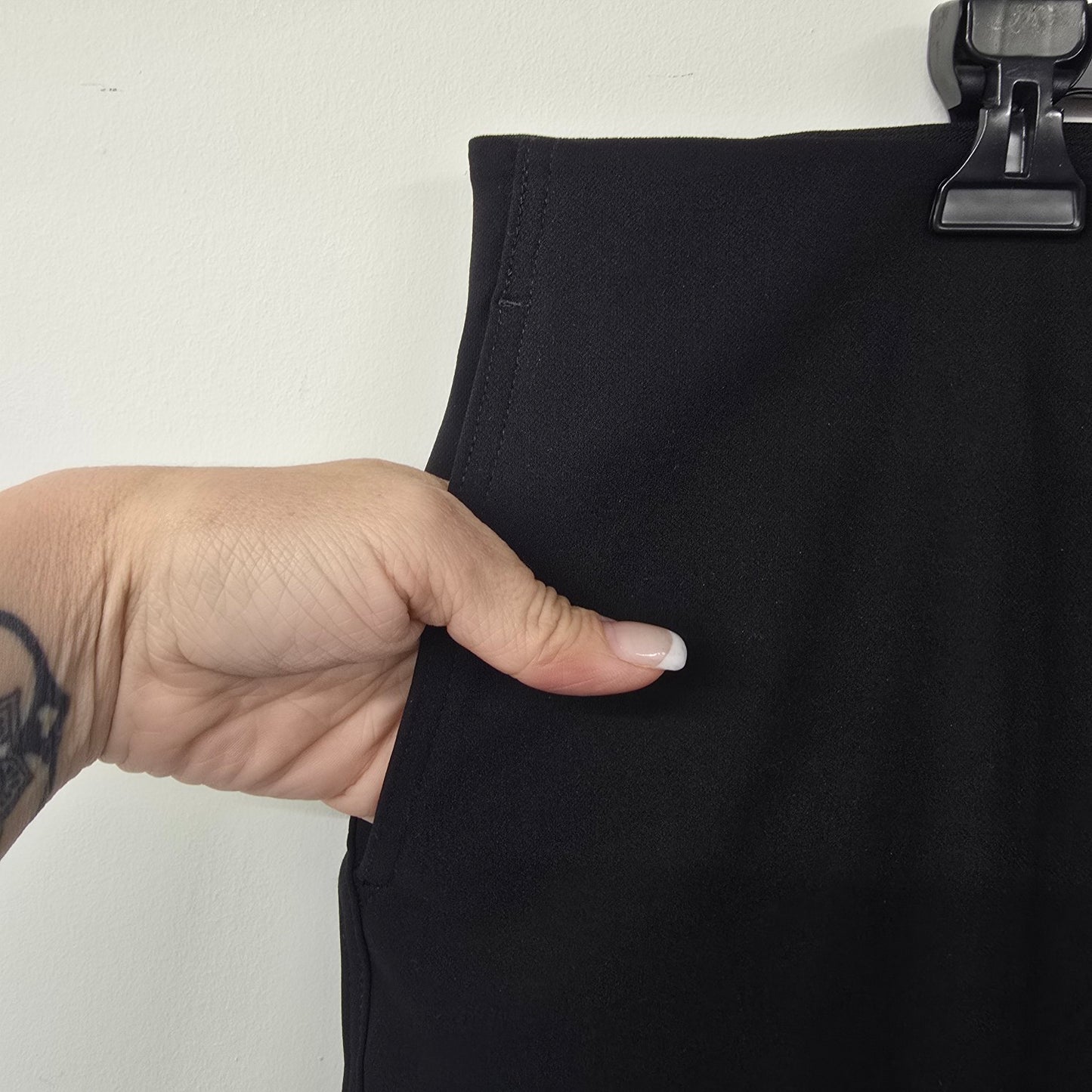 Rachel Zoe Black Slim Fitting Cropped Pants Size 2X