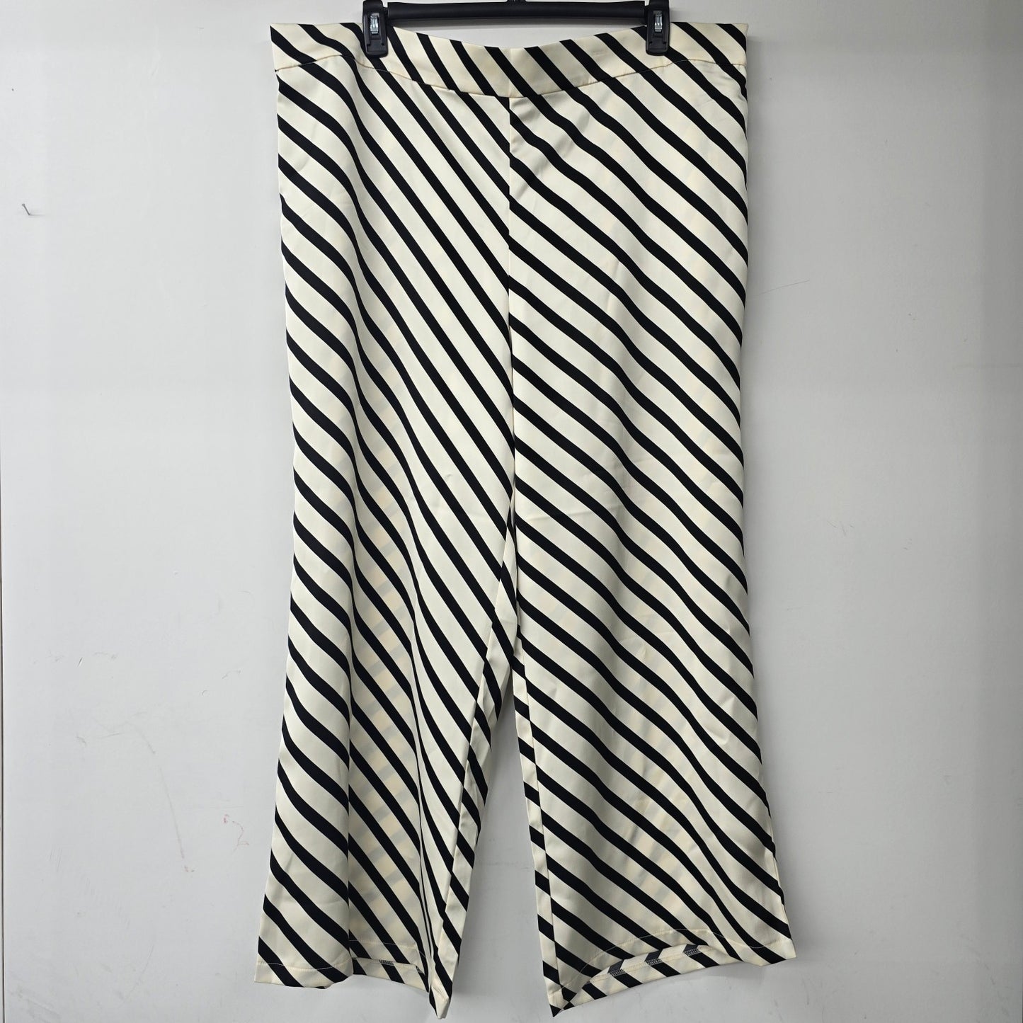 Maison d'Amelie Black & White Striped Silky Wide Leg Pants Size 3X