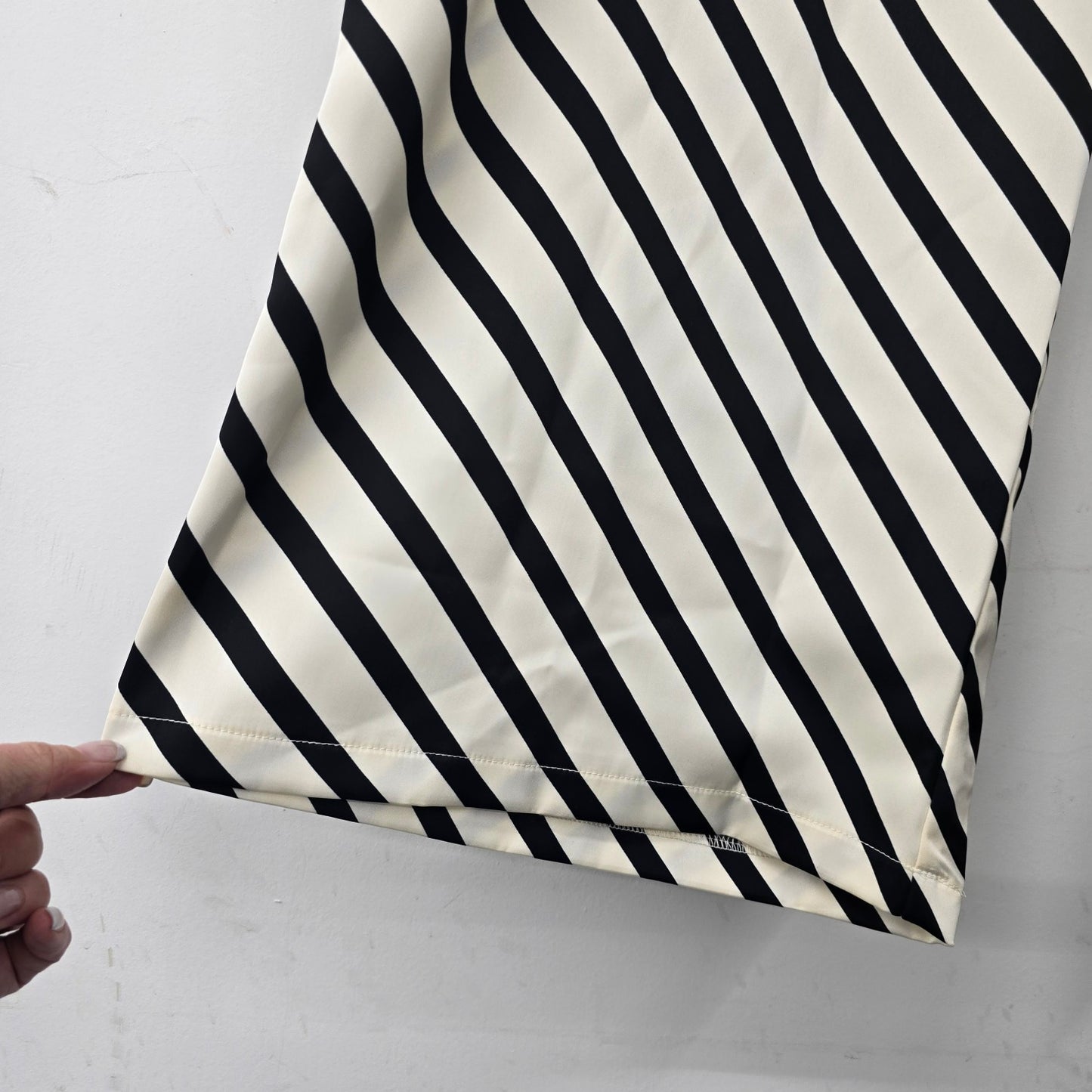 Maison d'Amelie Black & White Striped Silky Wide Leg Pants Size 3X