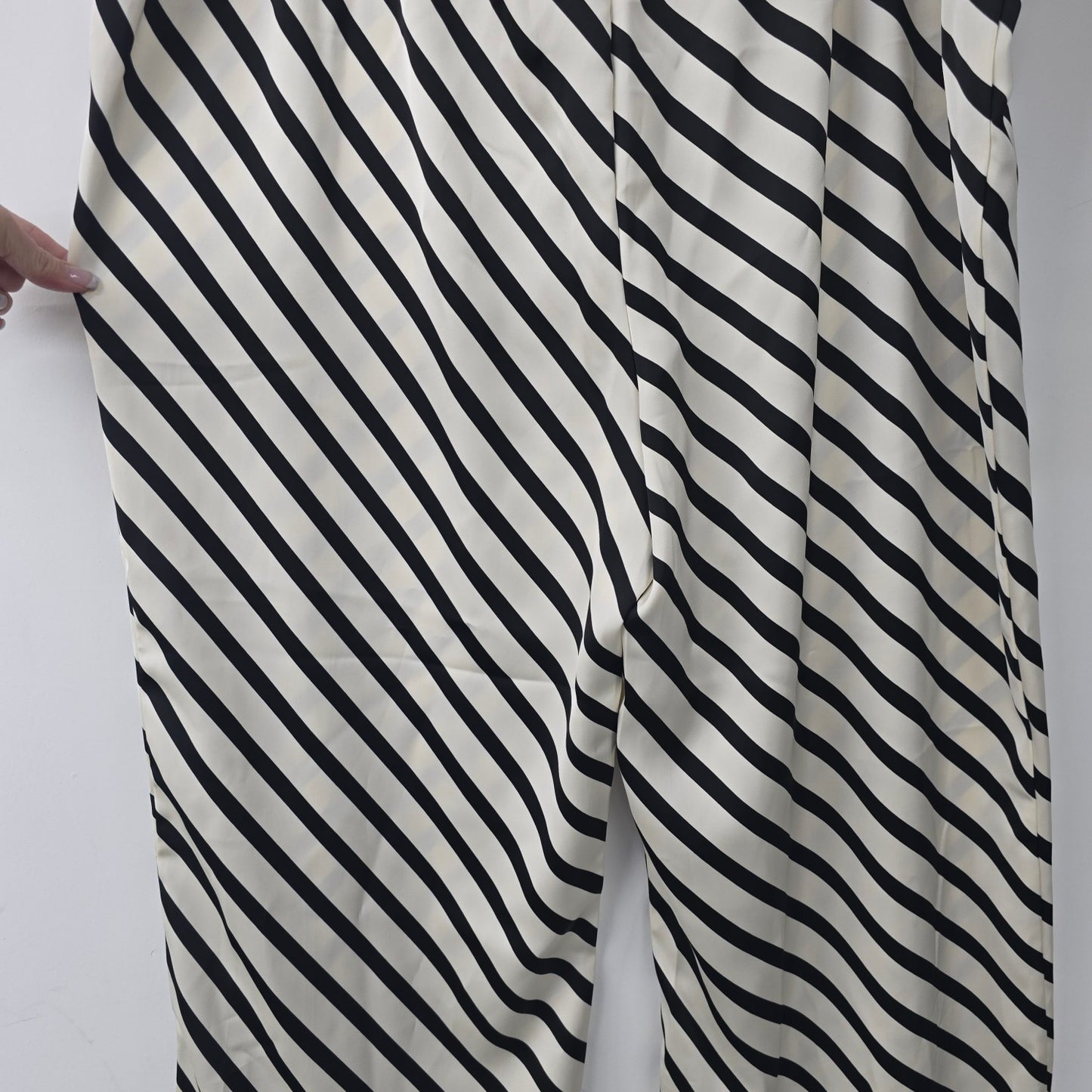 Maison d'Amelie Black & White Striped Silky Wide Leg Pants Size 3X