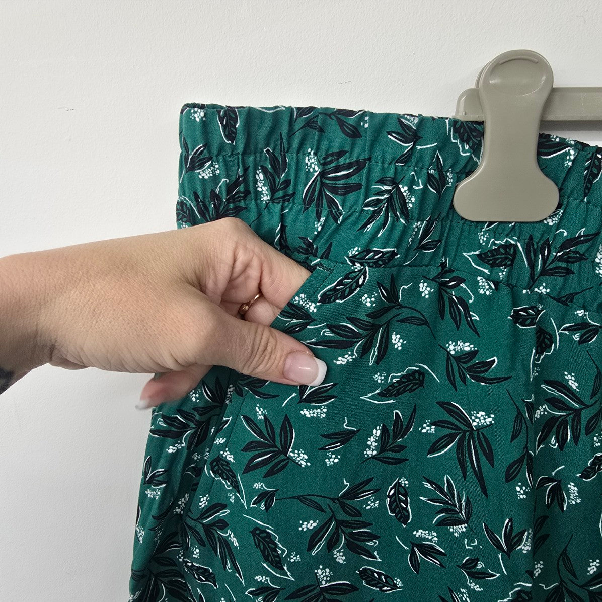 In Every Story Green Floral Wide Leg Pants Size 5X