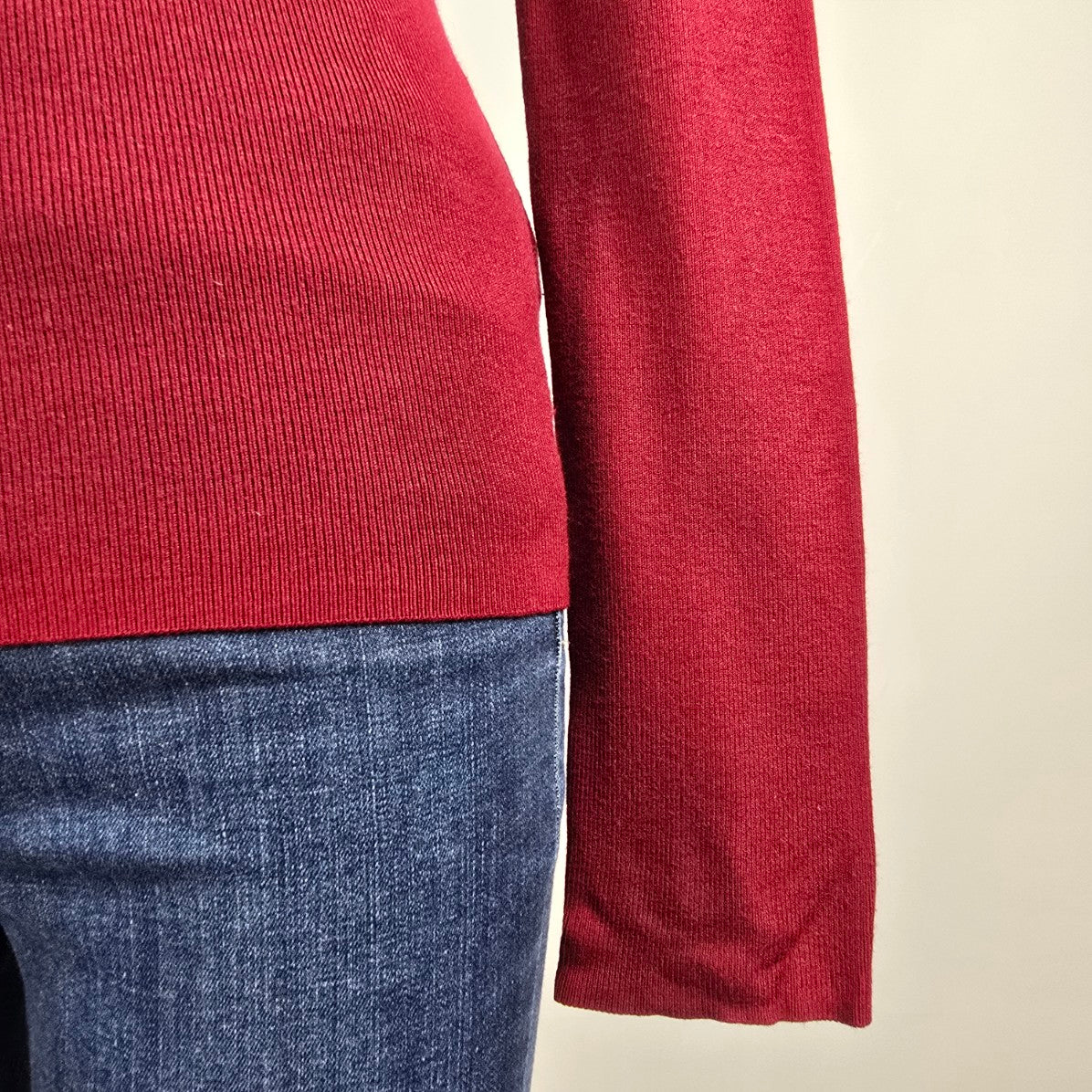 Holt Renfrew Burgundy Knit Boat Neck Sweater Size M