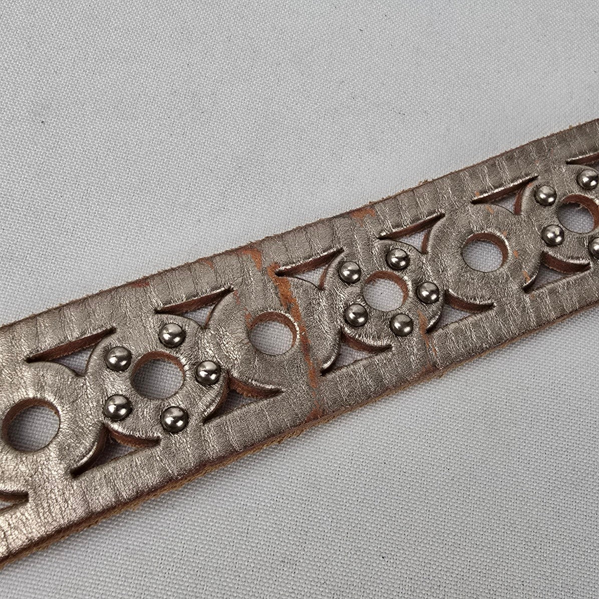 Fossil Silver Leather Cut-out Studded Belt Size M/L