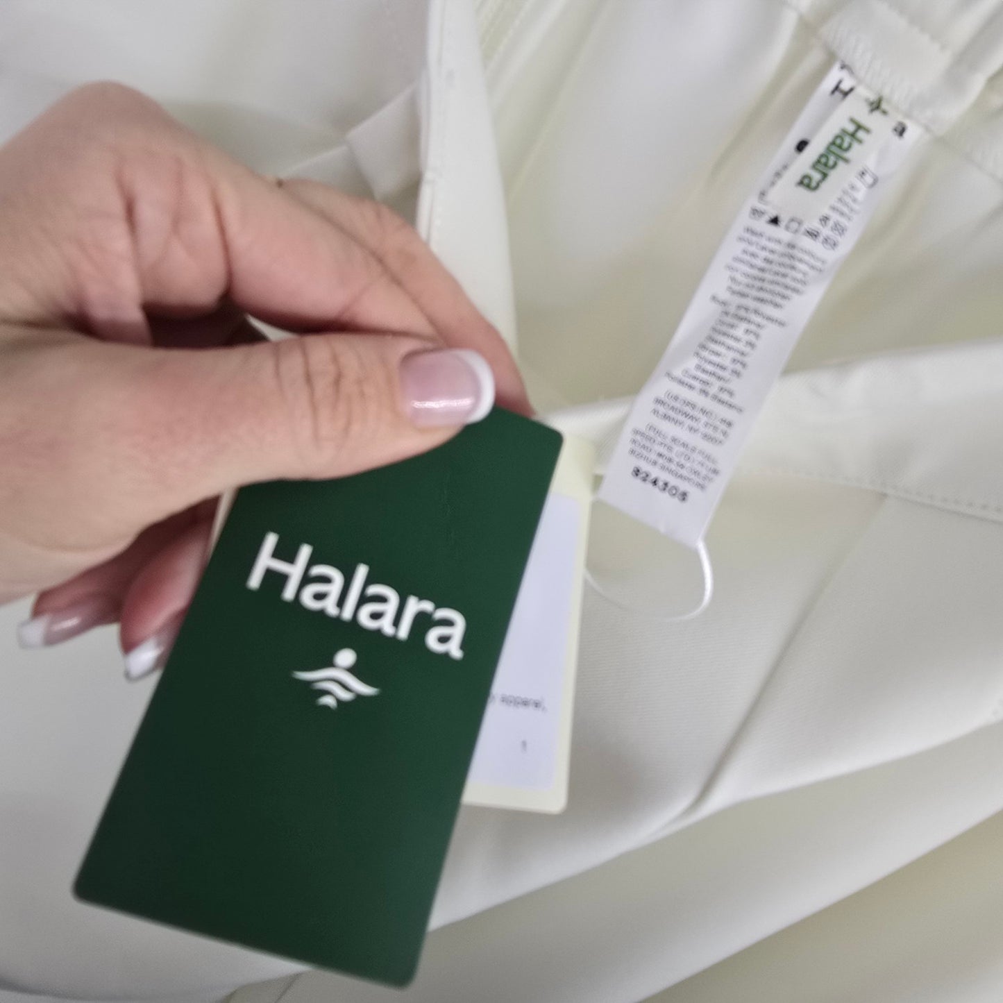 Halara Flex™ White Mid Rise Pocket Barrel Leg Work Pants Size L