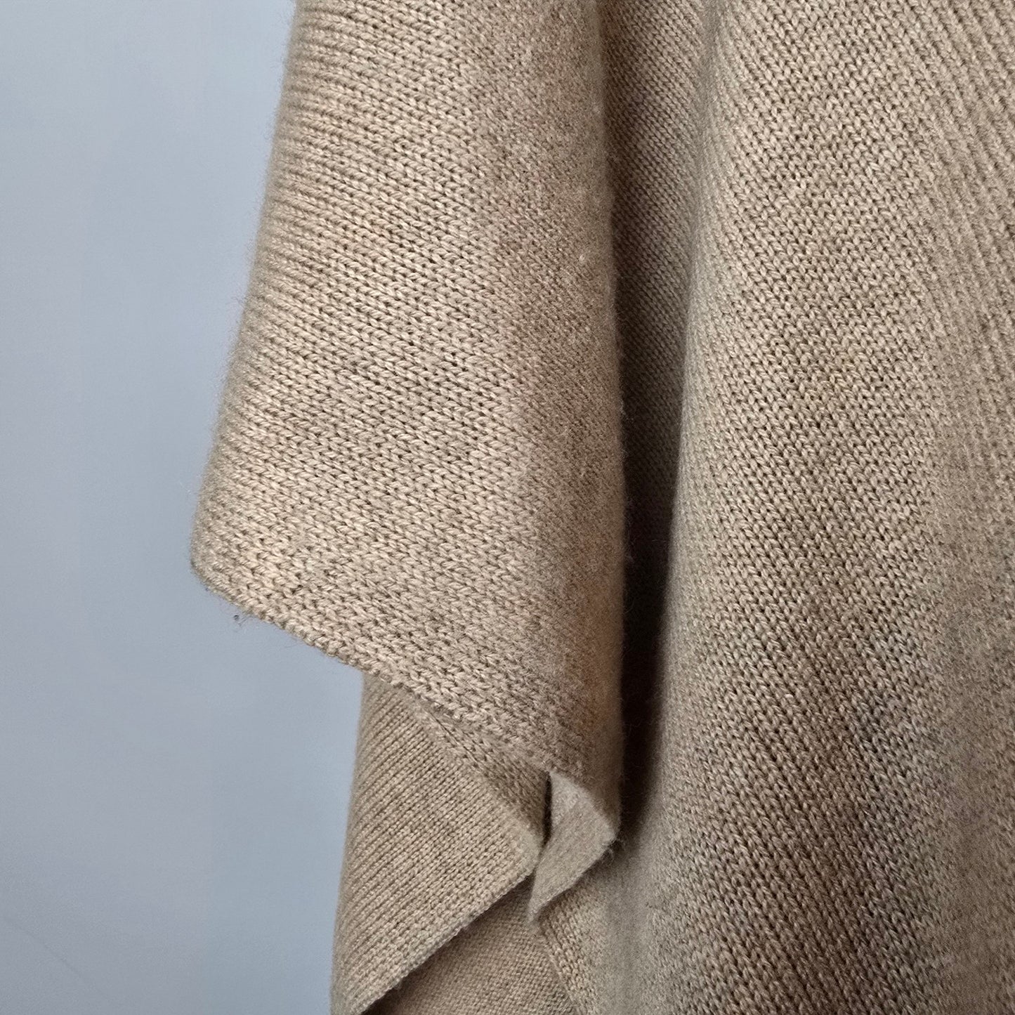 Aritzia Babaton Brown Oversized Knit Wool/ Cashmere Shawl Size XS