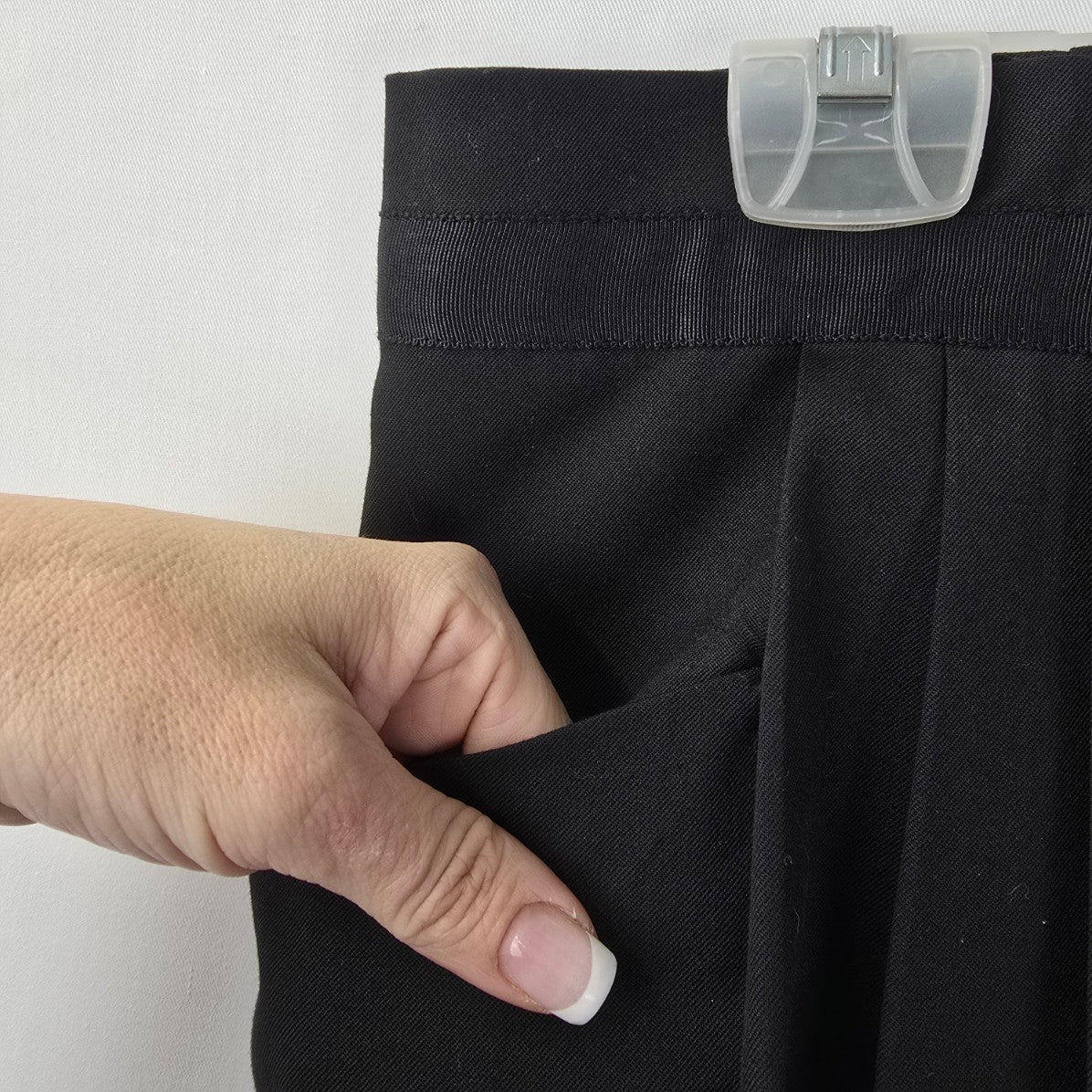 The Gap Black Pleated Mini Skirt Size 8