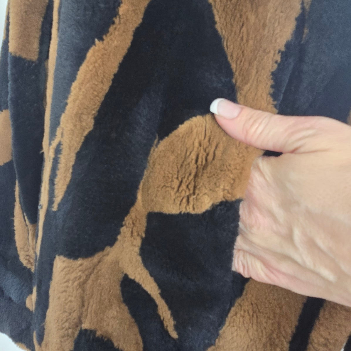 Vintage Stone Furs Black & Brown Faux Fur Coat Size L